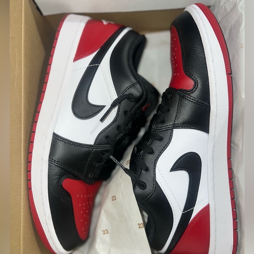 Jordan 1 Low Bred Toe Size 11